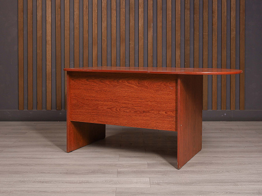 Стол прямоугольный ДСП Орех Россия