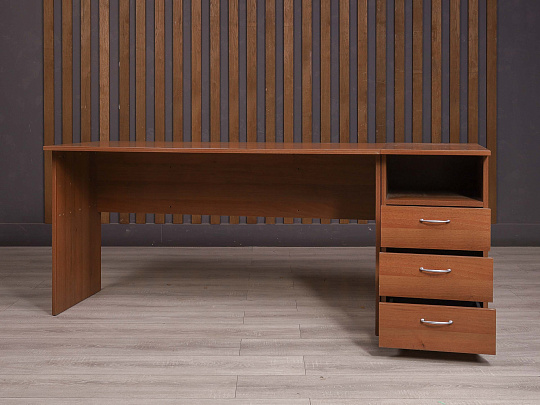 Стол с тумбой ДСП Орех Россия