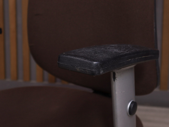 Офисное кресло Ткань Коричневый Россия