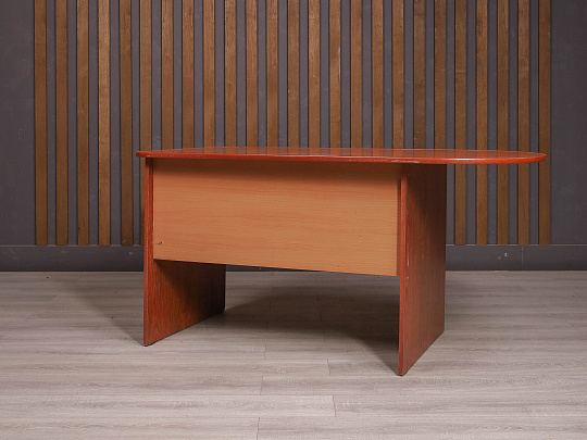 Стол прямоугольный ДСП Орех Россия