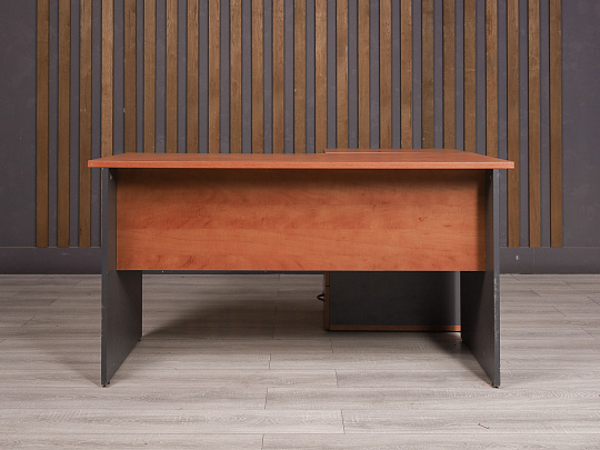 Стол с тумбой ДСП Орех Россия