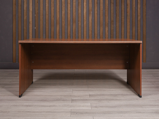 Стол прямоугольный ДСП Орех Россия