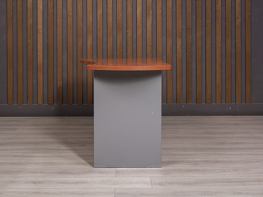 Стол эргономичный Berlin ДСП Орех Россия