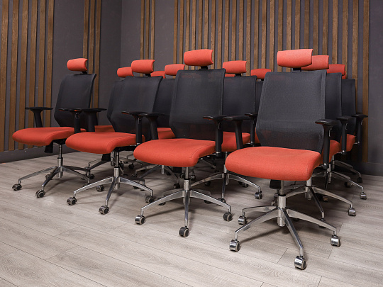 Кресло руководителя Ткань Красный Россия