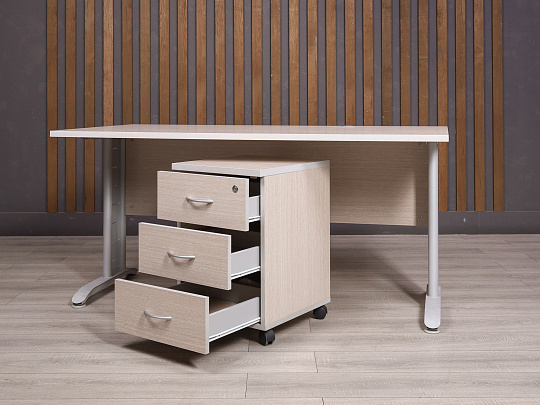 Стол с тумбой ДСП Ясень шимо Россия