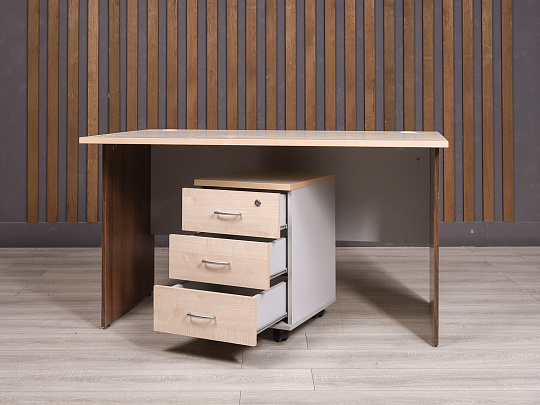 Стол с тумбой ДСП Дуб Россия