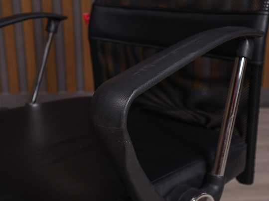 Офисное кресло ДЭФО Искусственная кожа Чёрный Россия