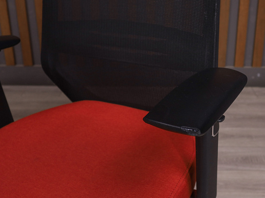 Офисное кресло Ткань Красный Россия