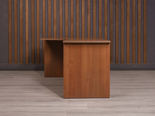 Стол эргономичный ДСП Орех Россия