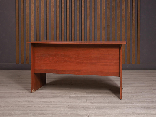 Стол прямоугольный ДСП Вишня Россия