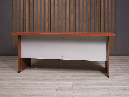 Стол прямоугольный ДСП Вишня Россия