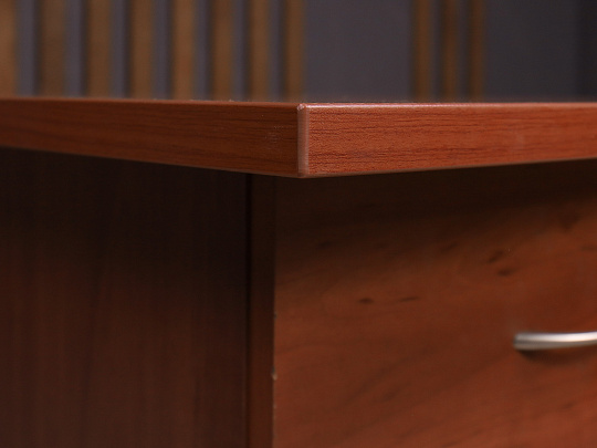 Тумба приставная ДСП Вишня Россия