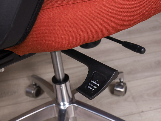 Кресло руководителя Ткань Красный Россия