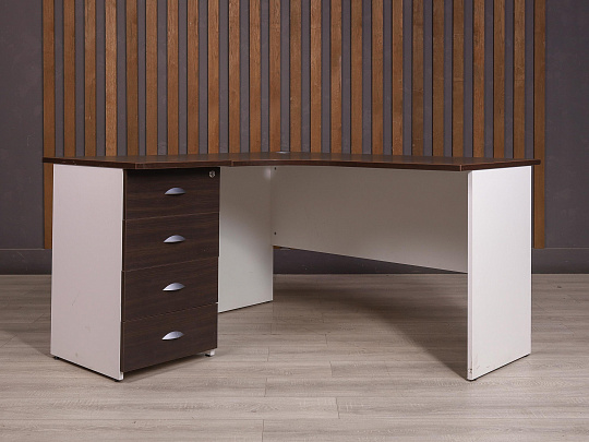 Стол с тумбой ДСП Венге Россия