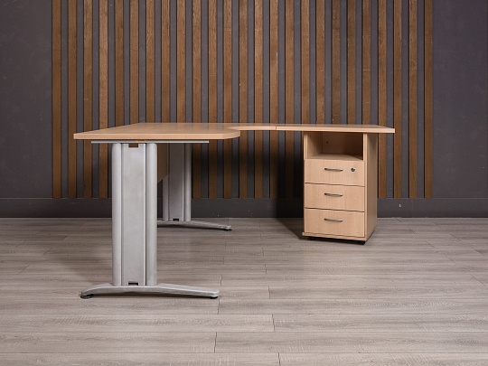 Стол с тумбой ДСП Клен Россия