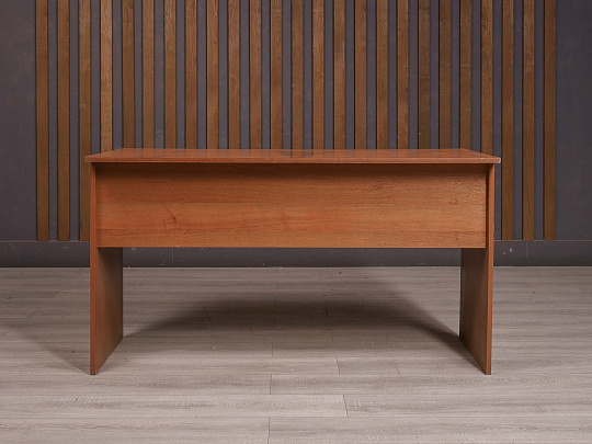 Стол прямоугольный ДСП Орех Россия