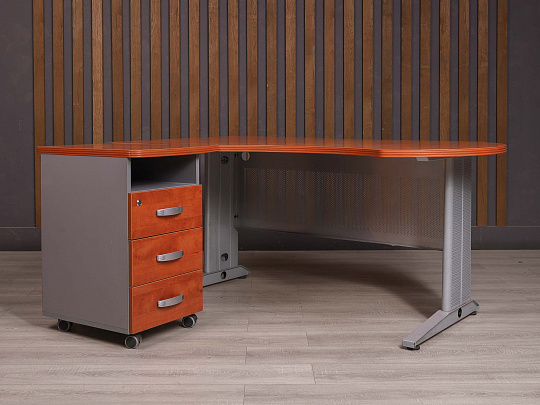 Стол с тумбой Berlin ДСП Орех Россия