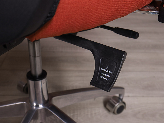 Офисное кресло Ткань Красный Россия