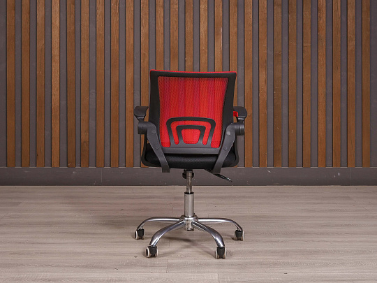 Офисное кресло ДЭФО Ткань Красный Россия