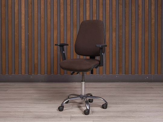 Офисное кресло Ткань Коричневый Россия