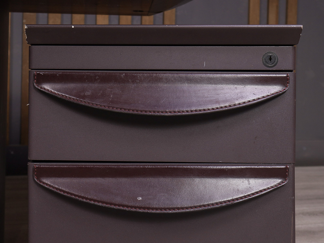 Стол руководителя ДСП Орех Россия (1351-21085)