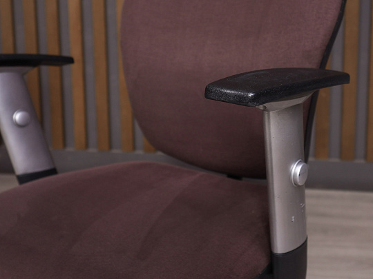 Офисное кресло Ткань Коричневый Россия