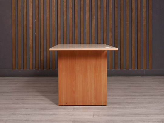 Стол прямоугольный ДСП Дуб Россия