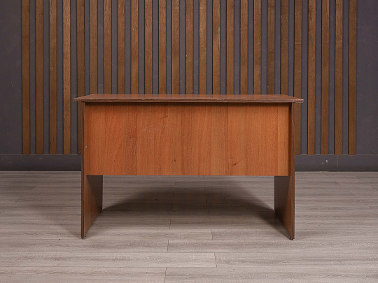 Стол прямоугольный ДСП Орех Россия