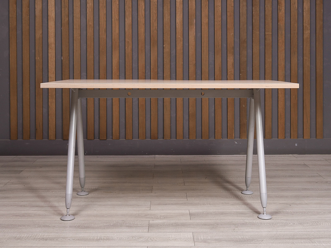 Стол эргономичный ДСП Клен Россия (23257-20105)