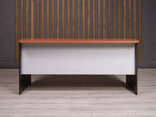 Стол прямоугольный ДСП Орех Россия