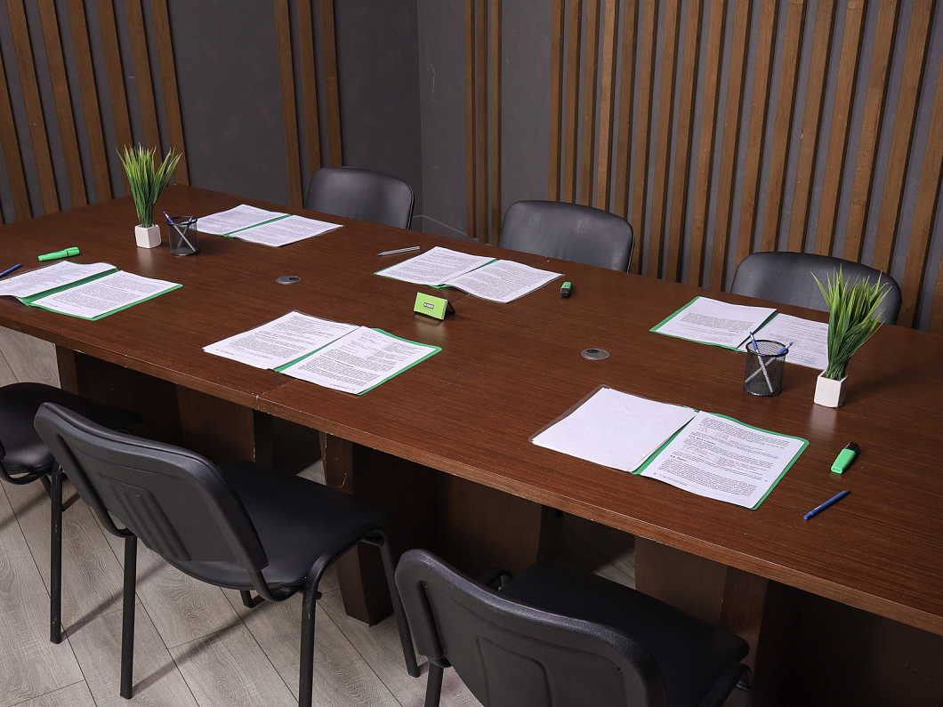 Стол для переговоров ДСП Орех Россия (1251-28105)