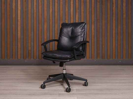 Кресло руководителя Кожа Чёрный Россия