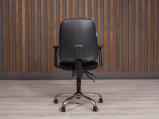 Офисное кресло Бюрократ Ткань Чёрный Россия