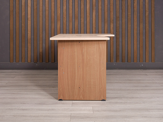 Стол эргономичный ДСП Клен Россия