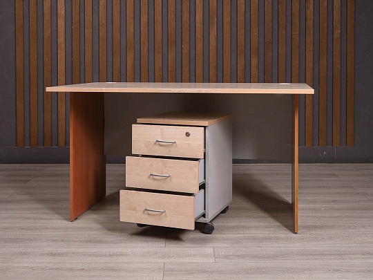 Стол с тумбой ДСП Дуб Россия