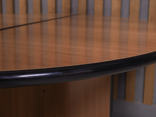 Стол для переговоров ДСП Орех Россия