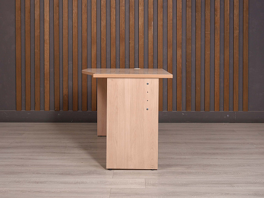 Стол эргономичный ДСП Дуб Россия