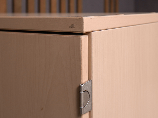 Тумба под оргтехнику Kinnarps ДСП Бук Швеция