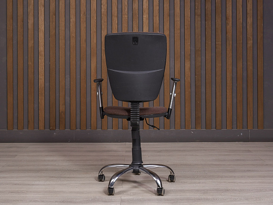 Офисное кресло Ткань Коричневый Россия