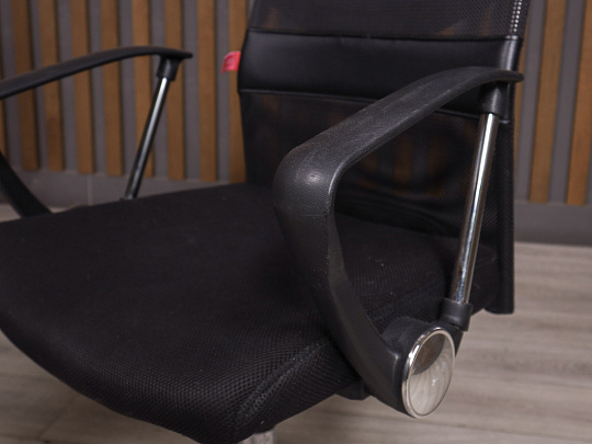 Офисное кресло ДЭФО Ткань Чёрный Россия