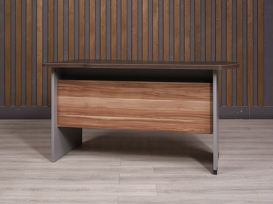 Стол эргономичный Berlin ДСП Венге Россия