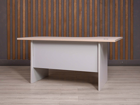 Стол эргономичный ДСП Дуб Россия