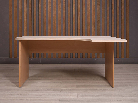 Стол эргономичный ДСП Дуб Россия