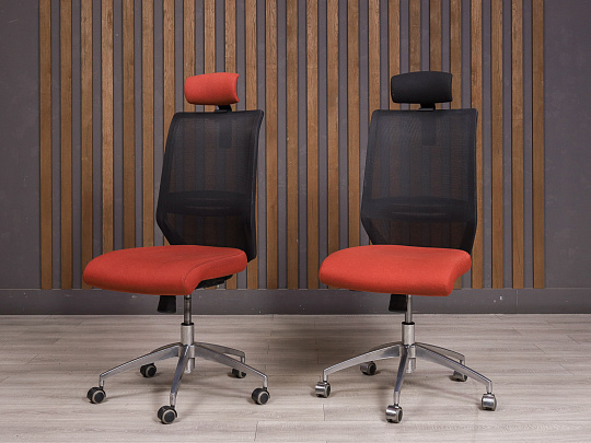 Кресло руководителя Ткань Красный Россия