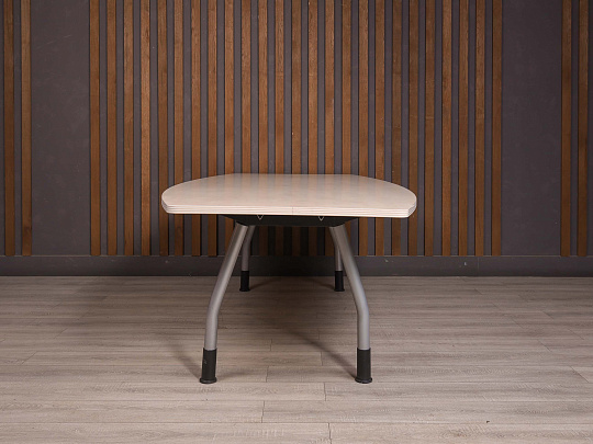Стол для переговоров Berlin ДСП Дуб Россия