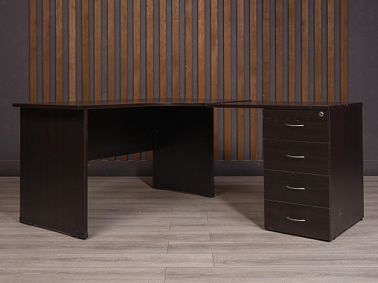 Стол с тумбой ДСП Венге Россия