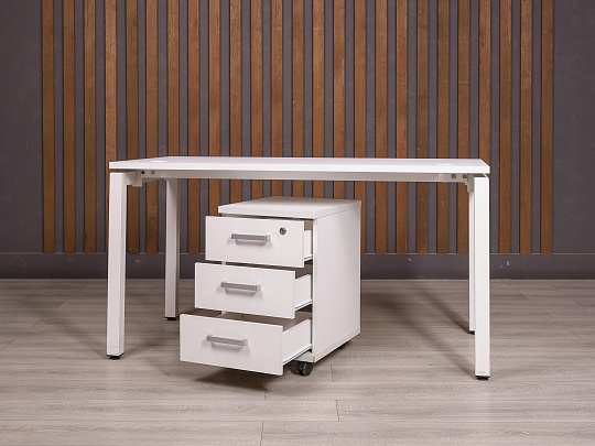 Стол с тумбой ДСП Белый Россия