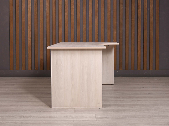 Стол эргономичный ДСП Дуб Россия