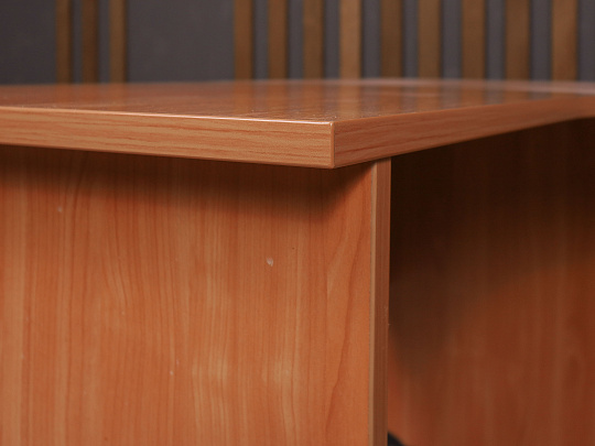 Стол с тумбой ДСП Ольха Россия