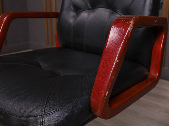 Кресло руководителя Кожа Чёрный Россия